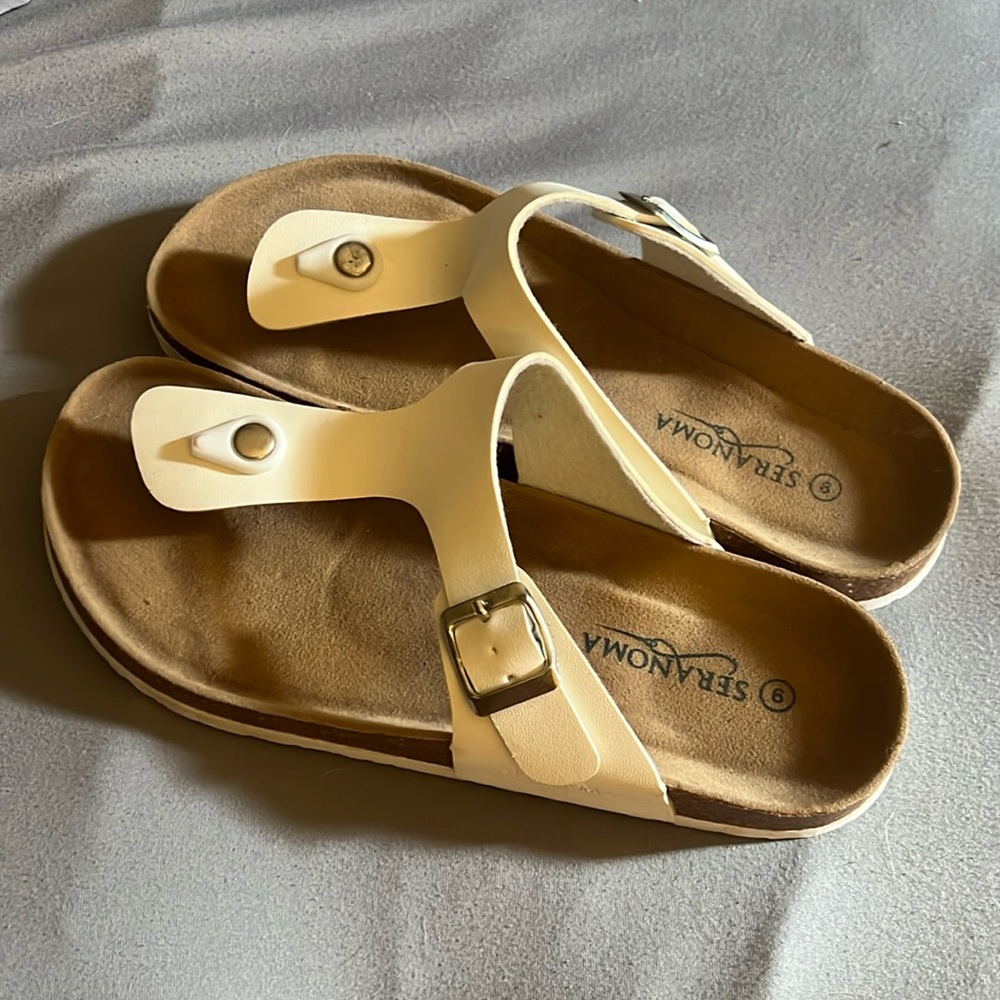 Seranoma sandal size 9 white